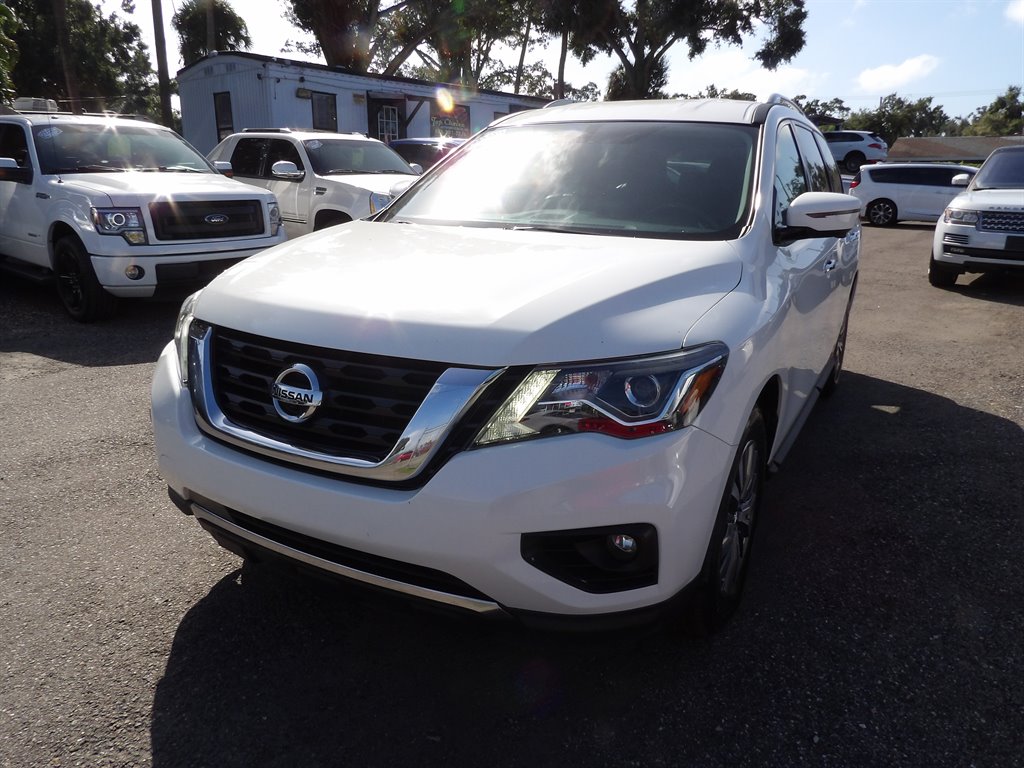 2019 Nissan Pathfinder SL