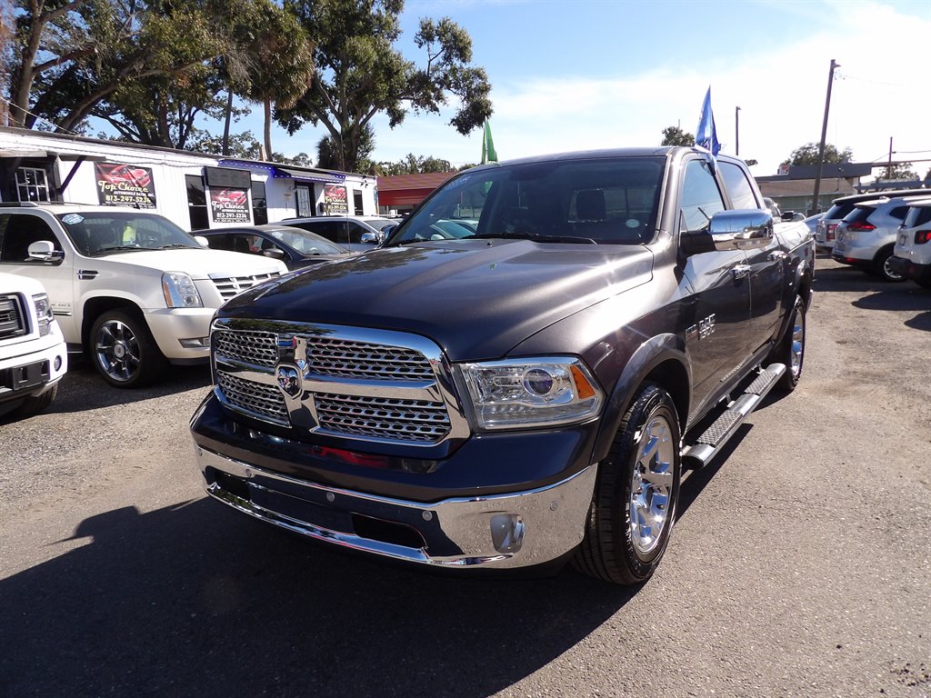 2016 RAM Ram 1500 Pickup Laramie's photo